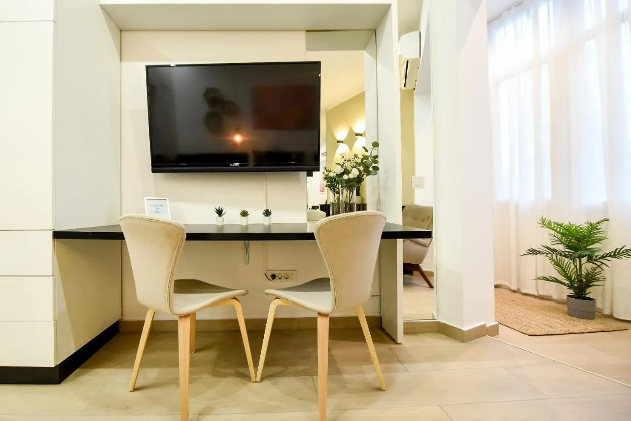 Home Sweet Home. Stylish Studio Near Cismigiu Bucharest